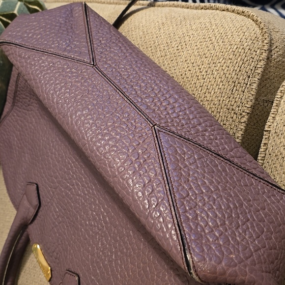 Burberry 100% calf grain grape handbag with strap for crossbody. - Picture 7 of 7